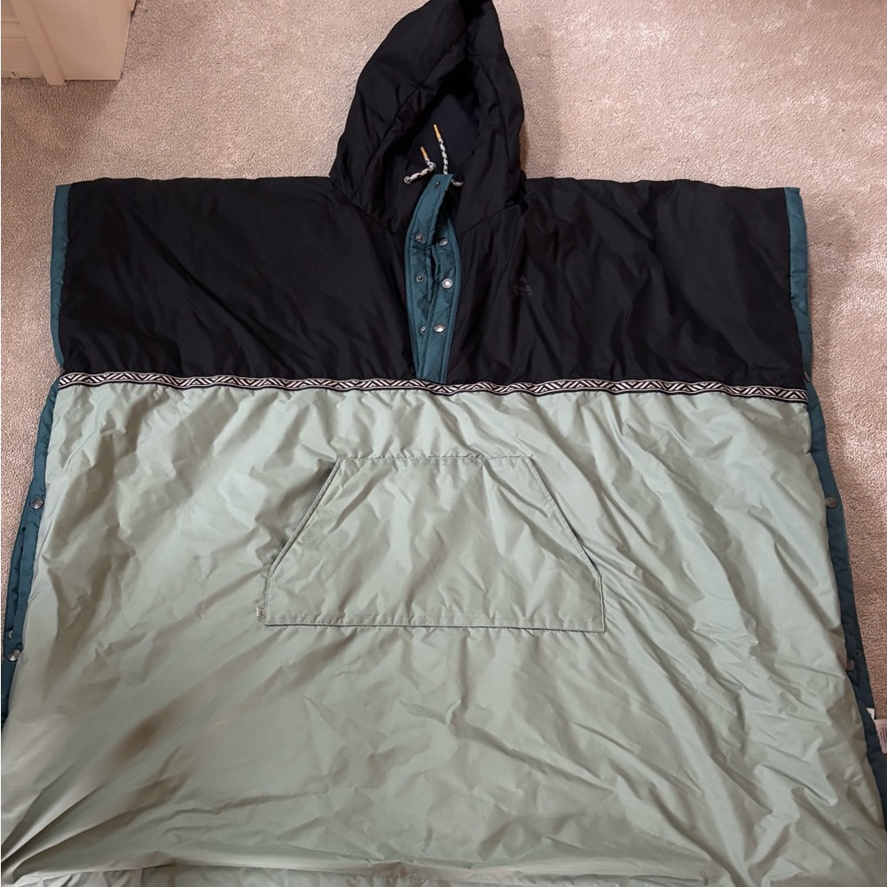 Women’s down changing robe - light and dark blue. Passenger clothing company.